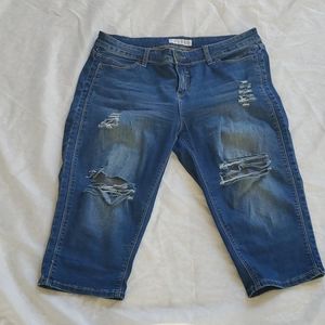 Guess distressed Capri jeans